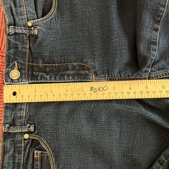 Anne Klein size 6 women’s Blue Straight Leg Jeans in Classic Indigo denim - Picture 11 of 16